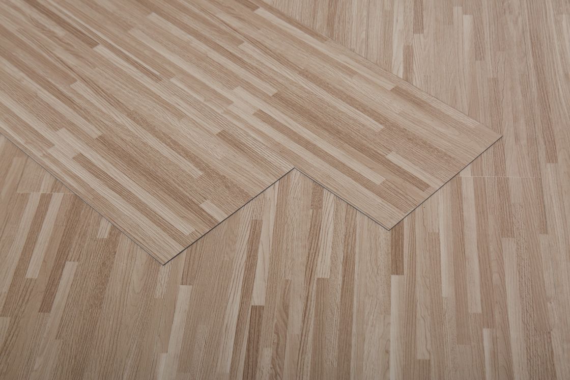 Plancos de PVC 4,0 mm 5,0 mm Auto-aderentes Plancos de vinil 3,0 mm revestimento UV