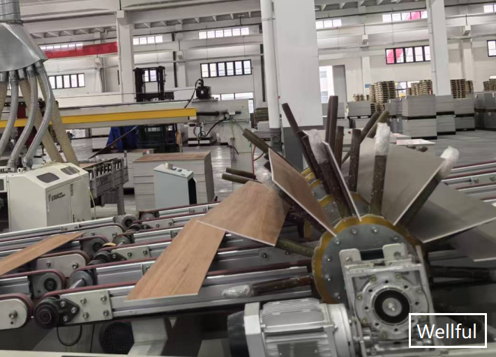 Pavimento em réguas SPC 183mmX1220mm 4.0mm--5.0mm com tratamento de superfície com revestimento UV